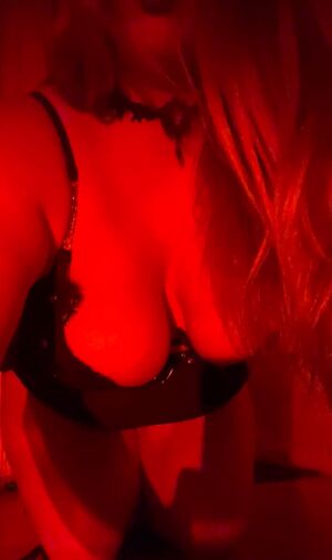 Drool/Spit Big Tits Boobs Camgirl Drool