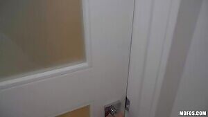 Ella Nova, Kayla Paris