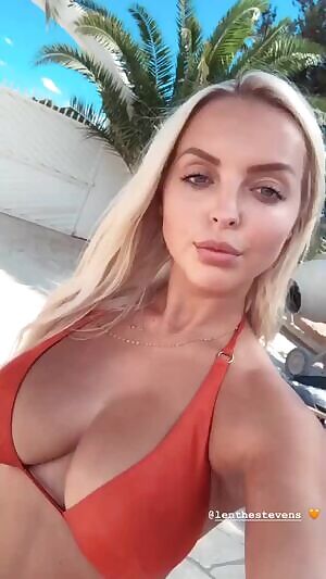 Luna Stevens