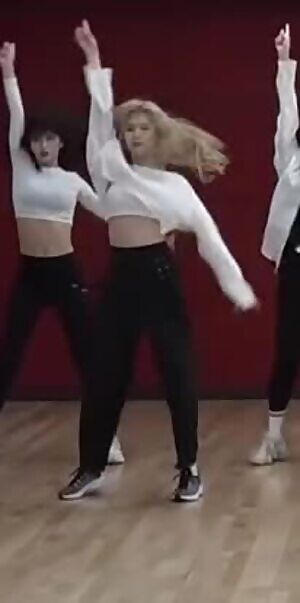 TWICE - Sana & Tzuyu