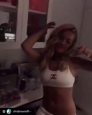Rita Ora makes me so hard