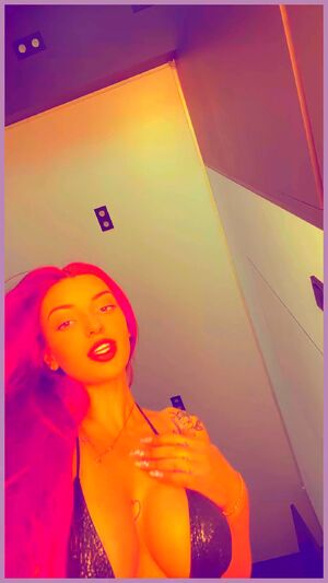 Fake Ass Brunette Jerk Off Petite