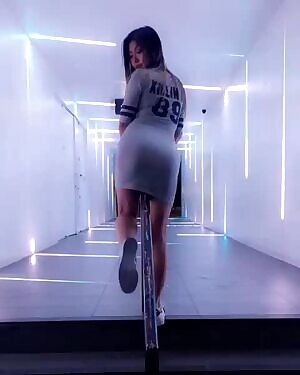 Ass: Vicki Li / Insta: vickibaybeee