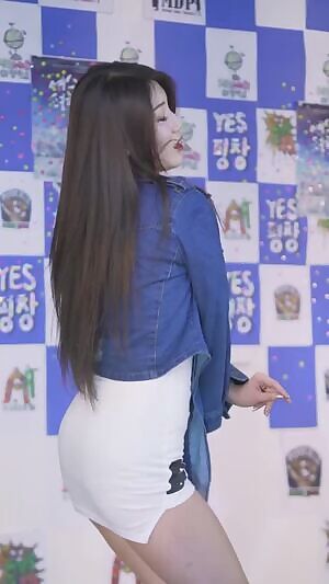 Beaglegirlfriend - Sooyeon Creamy Legs and Sexy Moves