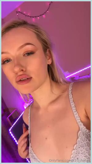 Public Flashing 18 Years Old Femboy