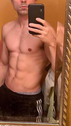 Shout out to all the girls redditing while their guys watch the superbowl