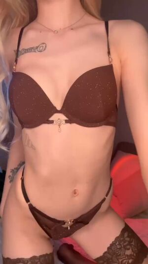 Pale Girls Amateur Babe Blonde Boobs