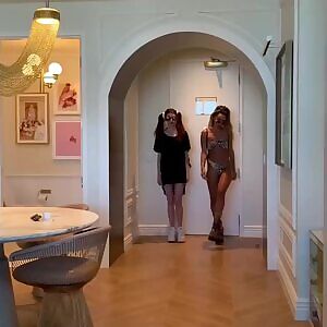 Sommer Ray and her artsy/non model-y sister