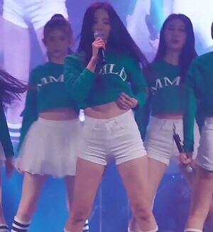 Momoland - Yeonwoo