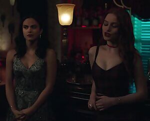 Madelaine Petsch & Camila Mendes