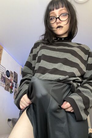Girls Wearing Strapons Domme Goth Strap On