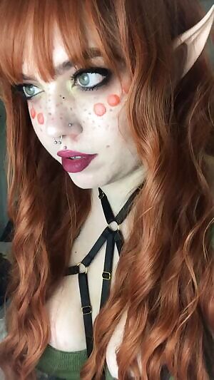 Redhead Elf Girl Ahegao!