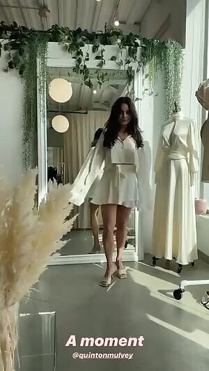 My favorite body swap activity is shopping! Today I’m in Vanessa Hudgen’s body. It feels amazing! My buddy took this video of me getting really into it