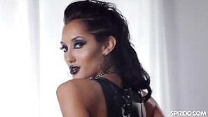 Chloe Amour is Smoking