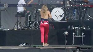 Tove Lo at Lollapalooza Chicago 2017