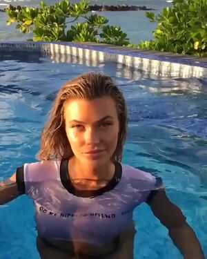 Celebs Big Tits Blonde Boobs Hottie