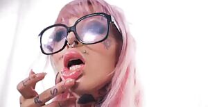 Sydnee Vicious sexy tatted slut