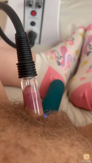 Vacuum Pumping Big Clit