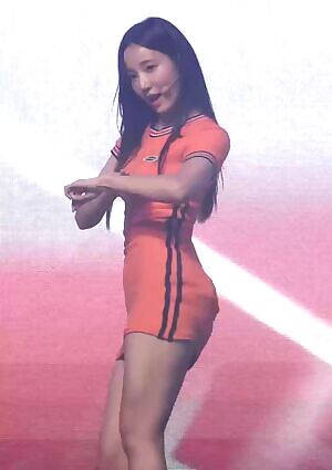 MOMOLAND Yeonwoo
