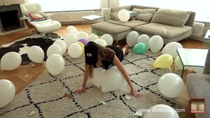 Looner Balloons Big Tits Brunette Clips4Sale