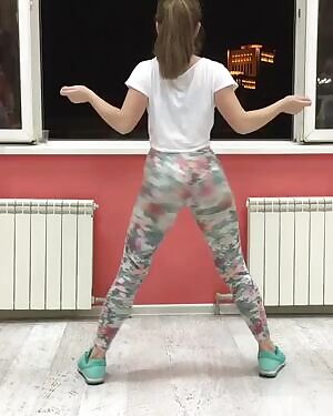 Just blew a big load to this look at those ass cheeks spread.. Kik jobroskie