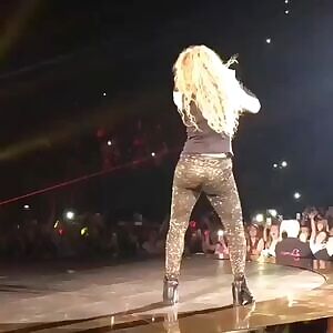 Shakira might be the hottest 42yr old woman alive