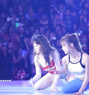 Girls Day Minah - On her knees