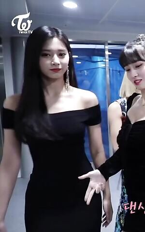 Tzuyu's perfect figure