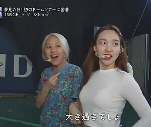Twice - Nayeon & Jihyo