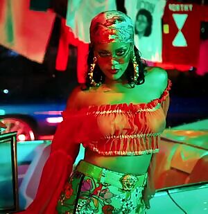 Rihanna - Nipples in 'Wild Thoughts' Music Video