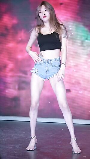 Girl Crush - Terri Solo Performance is Sexy