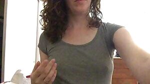 How about a pregnant boobie reveal to start your day?