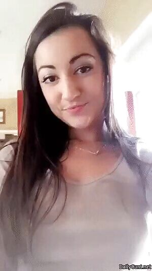 Beautiful chick, beautiful pussy