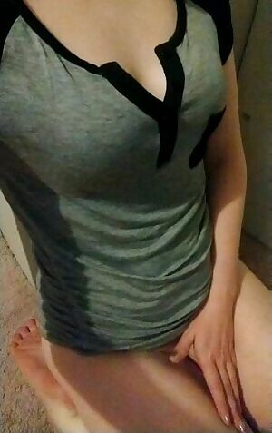 My boyfriend has no idea that i flash my little titties for you 🤫