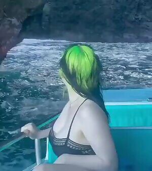 Billie Eilish's spectacular 18-year-old breasts