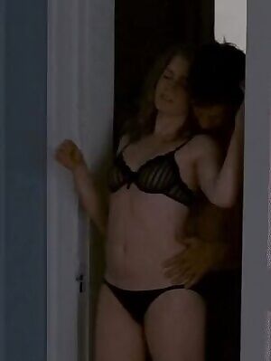 Amy Adams wearing lingerie is so fucking sexy. I fucking love this MILF