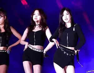 Apink - Chorong & Naeun