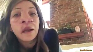 AVM Cutie teases her seductive sole