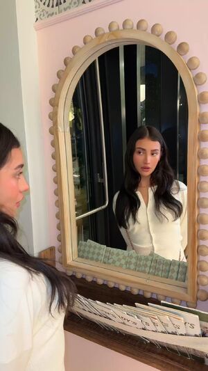 Wall Girls 19honeysuckle 60fps 69 Mirror
