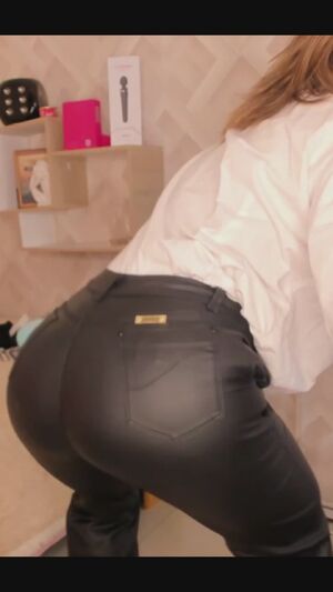 FitMilfs Amateur Ass Dance Homemade
