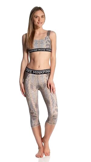 MINKPINK Vinyasa sports bra & 3/4 legging
