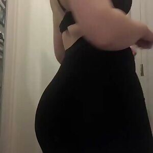 Everyone loves leggings👅