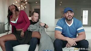 Ebony stepmom Diamond Jackson gets fucked by Stepson in next of her husband