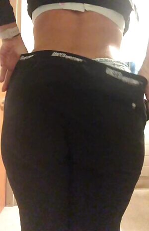 Saturday shifts = sneaking nudes in the bathroom