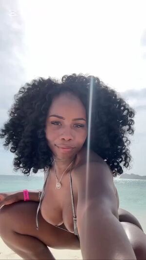 Seductive 24/7 Beach Big Tits Latina