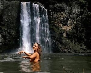 Leelee Sobieski