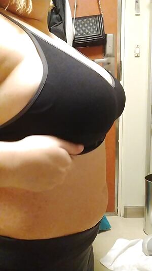 curvy girl, titty drop