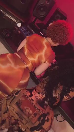 Big Booty Whooty Ass Shaking Celebrity