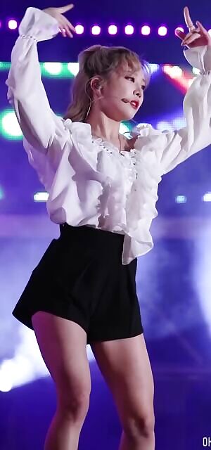 LOONA - Kim Lip