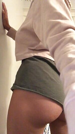 Some booty and a quick drop 🍑